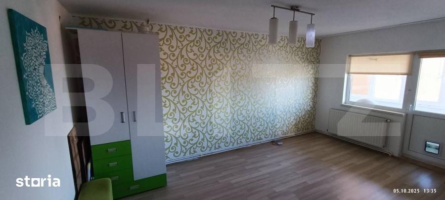 Apartament cu 3 camere decomandat în Florilor