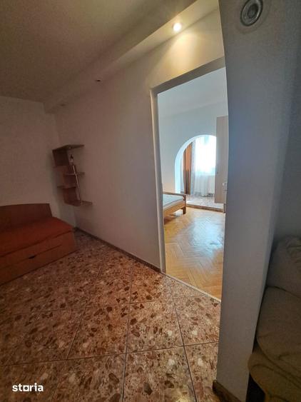 Apartament cu 2 camere decomandat, mobilat în Mircea cel Bătrân