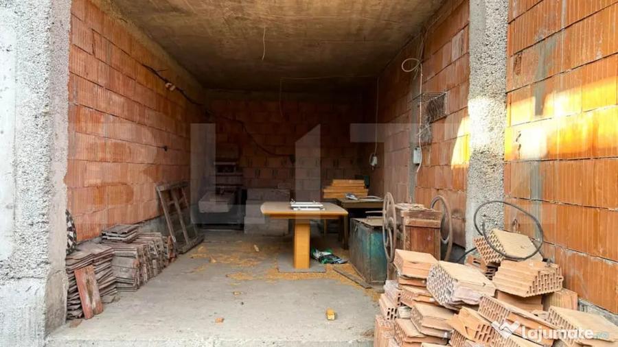 Casă cu 5 camere cu Teren 1900 Mp în Arcalia