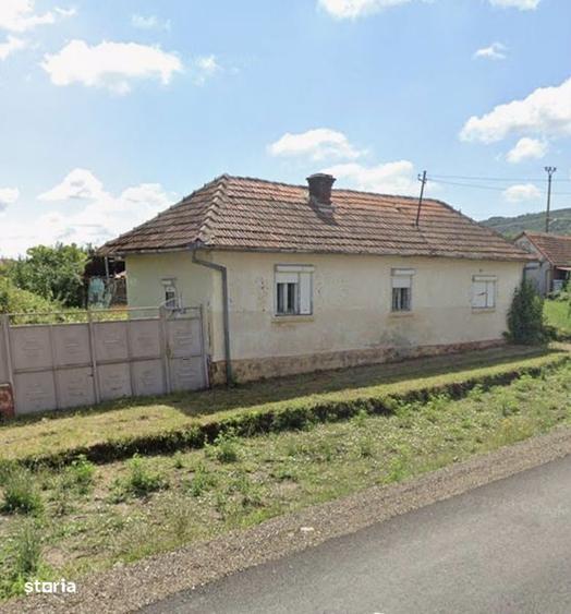 Casă cu 3 camere cu Teren 1040 Mp în Central