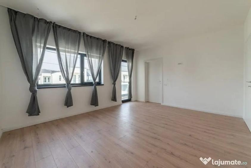 Casă cu 4 camere cu Teren 430 Mp în Micești