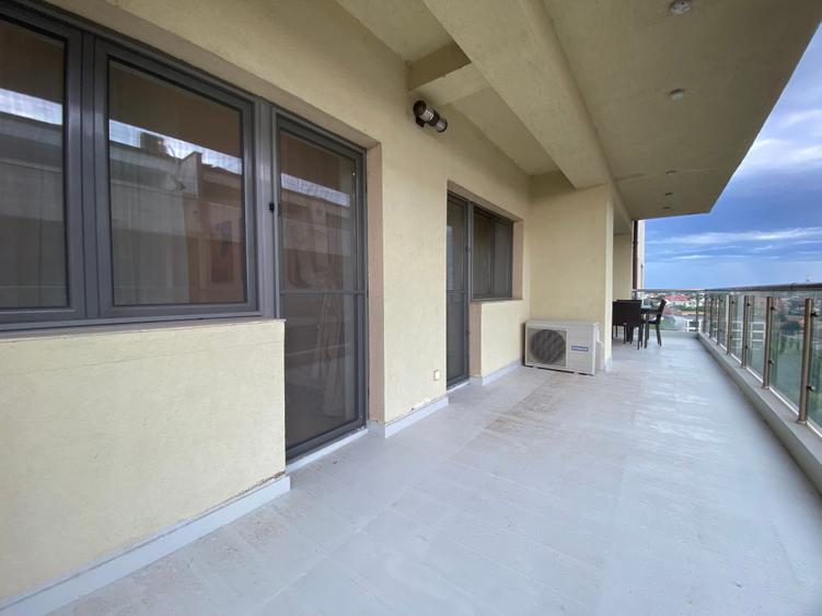 Apartament cu 3 camere semidecomandat, mobilat în Pipera