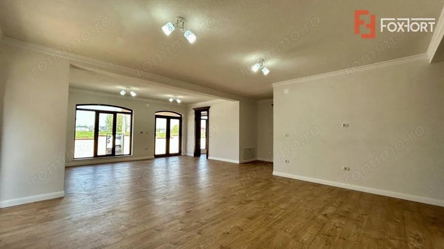Casă cu 4 camere cu Teren 650 Mp în Ghiroda