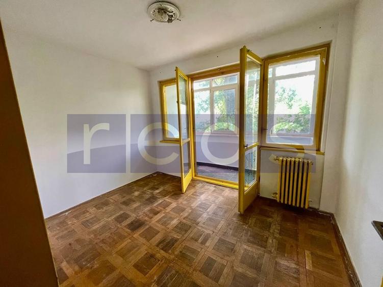 Apartament cu 3 camere semidecomandat în Gara de Nord