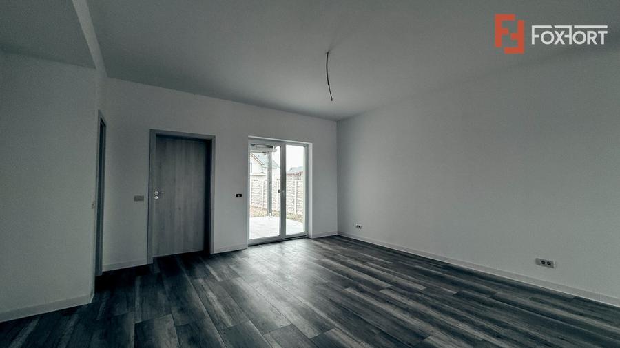 Duplex cu 4 camere cu Canalizare în Săcălaz