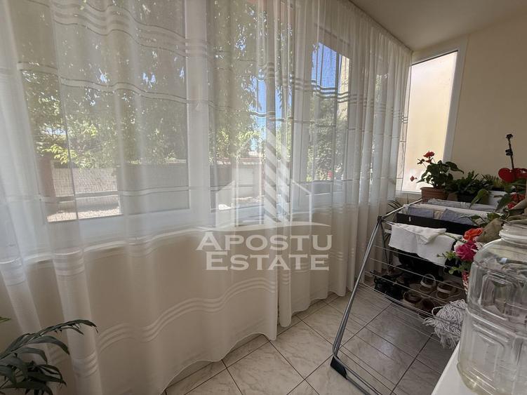 Apartament cu 2 camere semidecomandat, mobilat în Buziașului