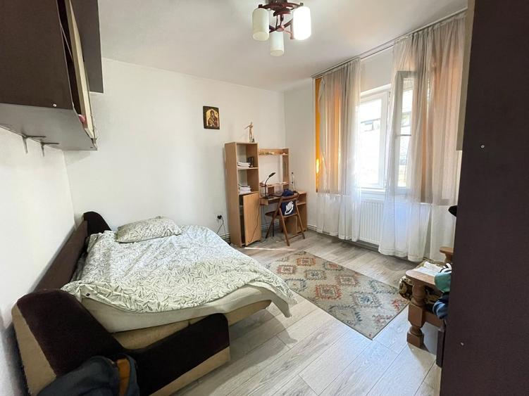 Apartament cu 2 camere semidecomandat, mobilat în Podu Roș