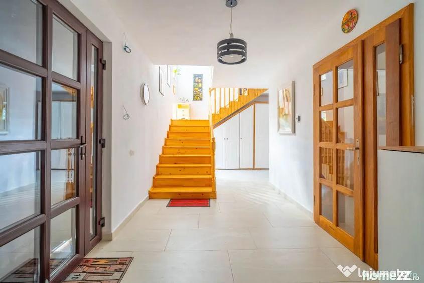 Casă cu 4 camere cu Teren 2825 Mp în Păuliș