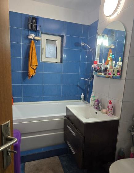Apartament cu 3 camere decomandat în Câmpului