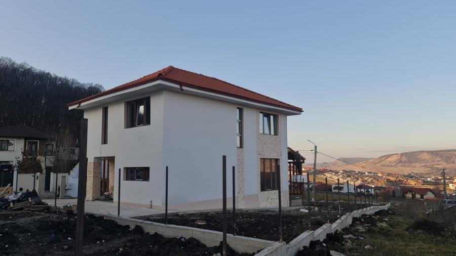 Casă cu 4 camere cu Teren 702 Mp în Chinteni