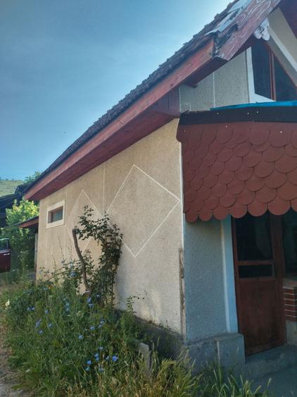 Casă cu 4 camere în Almașu Sec