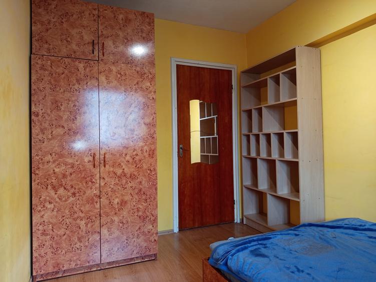 Apartament cu 3 camere decomandat în Pantelimon