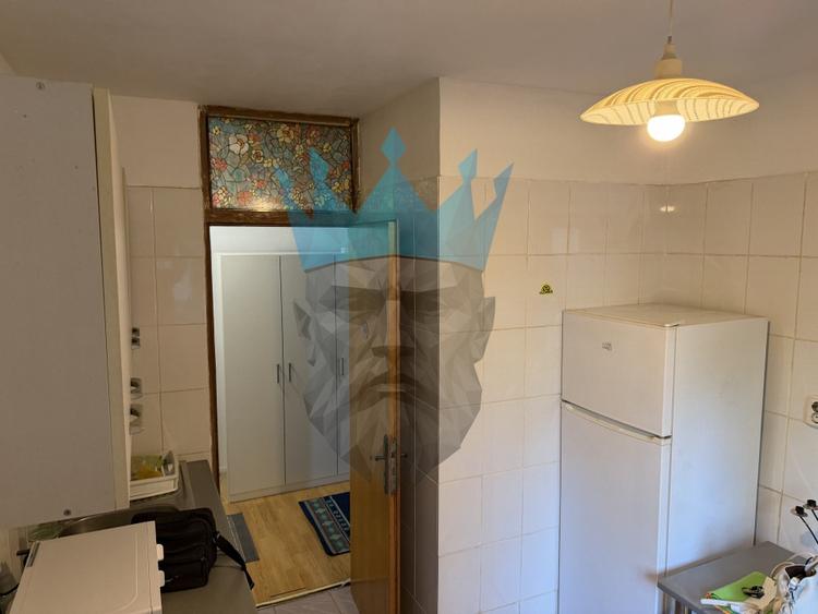 Apartament cu 3 camere decomandat, mobilat în Splaiul Unirii
