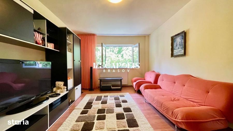 Apartament cu 3 camere decomandat în Răcădău