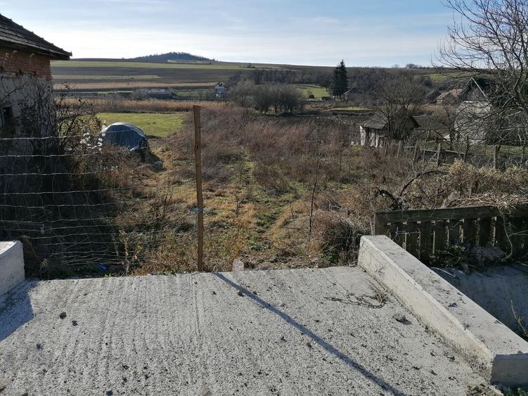 Teren de 1700 mp, în Florești