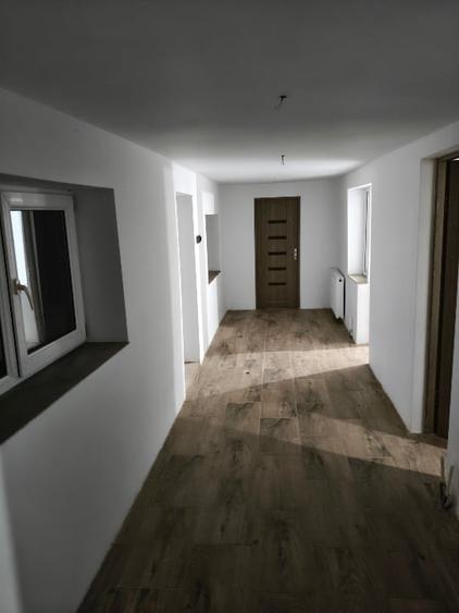 Casă individuală cu 5 camere cu Canalizare în Corbu