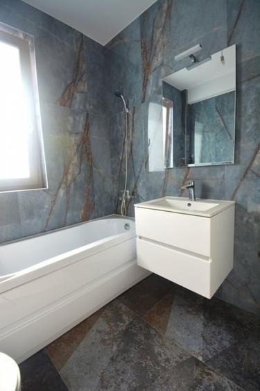 Apartament cu 3 camere decomandat în Valea Lupului