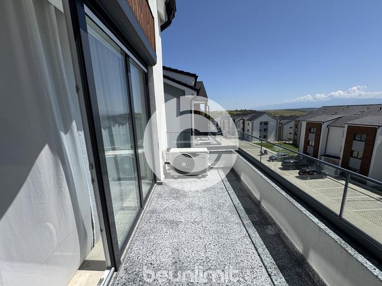 Penthouse cu 4 camere decomandat, mobilat în Cristian