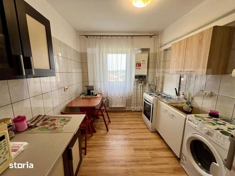 Apartament cu 2 camere decomandat în Rovine