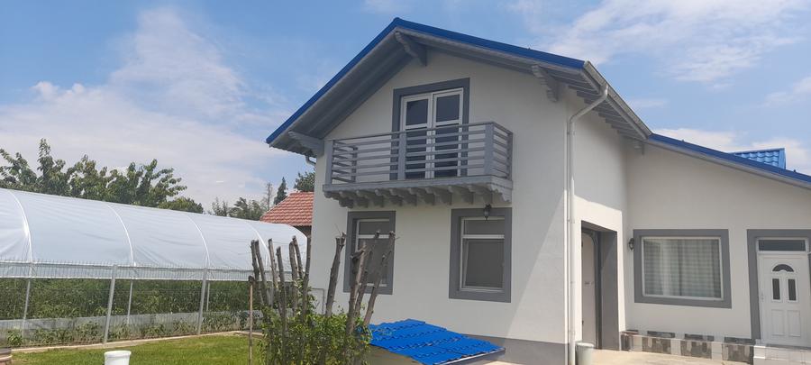 Casă individuală cu 5 camere cu Canalizare în Periferie