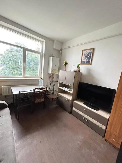 Garsonieră decomandată în Central