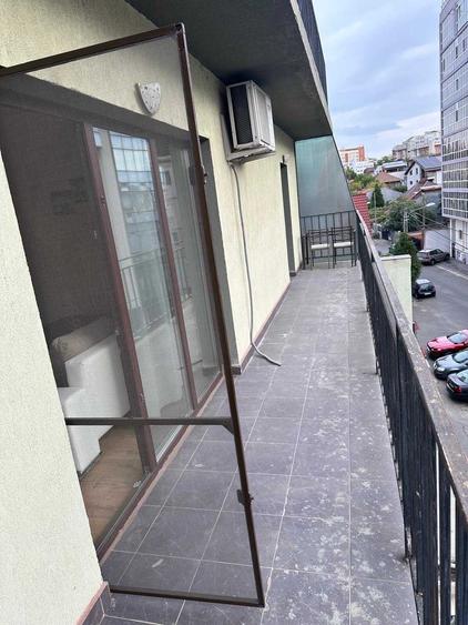 Apartament cu 2 camere decomandat în Popoveni
