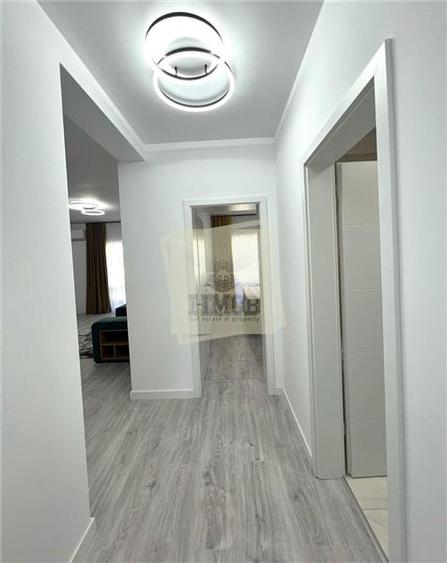 Apartament cu 3 camere semidecomandat în Exterior Est