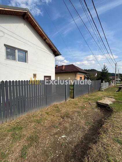 Casă individuală cu 3 camere cu Canalizare în Nord-Vest