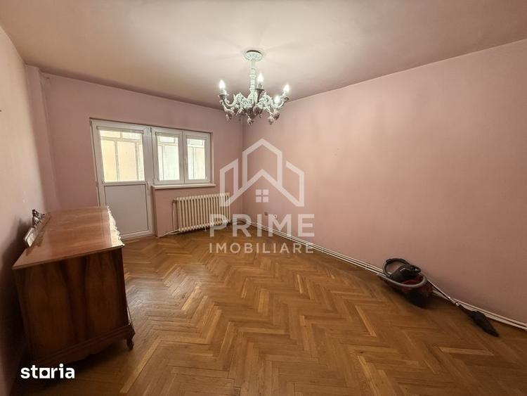 Apartament cu 4 camere decomandat în Cetate