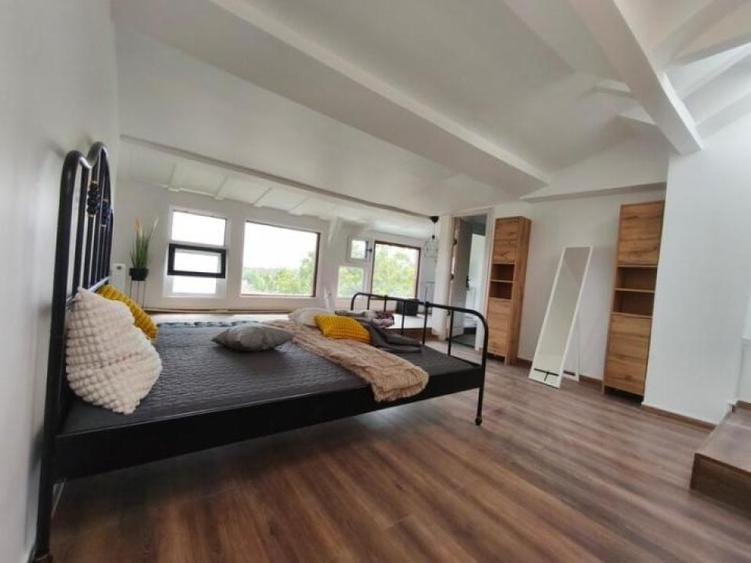 Apartament cu 4 camere, mobilat în Băneasa
