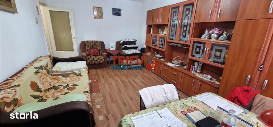 Apartament cu 3 camere decomandat în Cetate