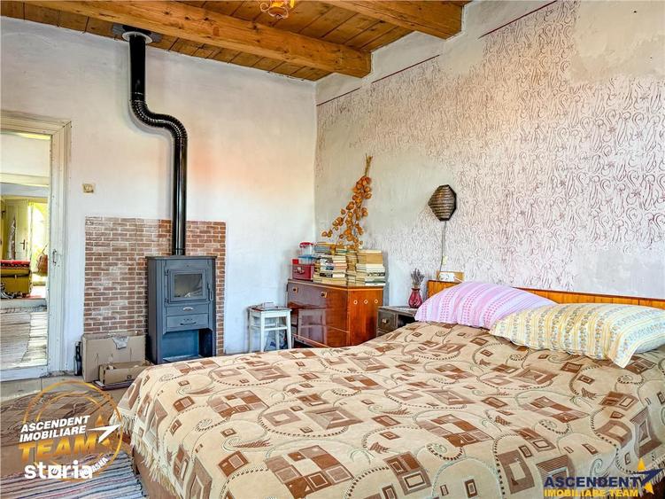 Casă cu 2 camere cu Teren 2989 Mp în Zagon