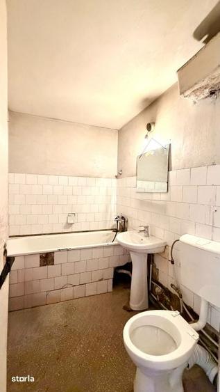 Apartament cu 3 camere decomandat în Între Lacuri