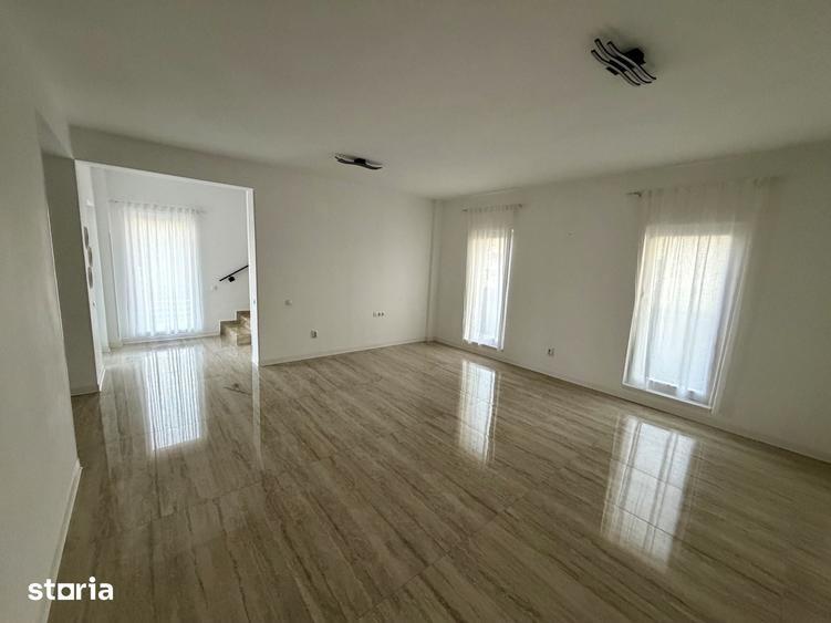Casă cu 4 camere cu Teren 400 Mp în Joița