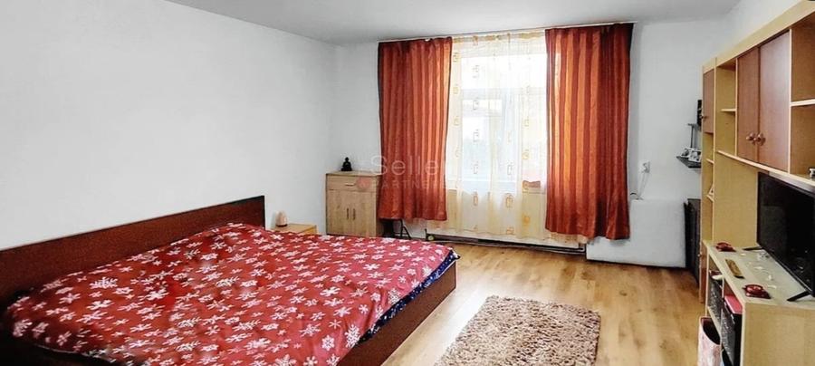 Casă cu 3 camere cu Teren 1000 Mp în Central