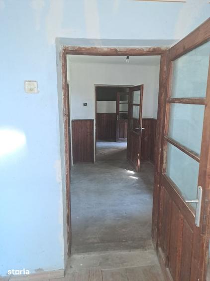 Casă cu 4 camere cu Teren 1200 Mp în Central