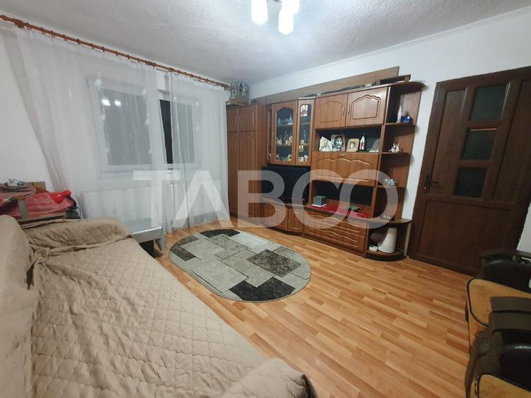 Apartament semidecomandat 2 camere parter 45 mpu Zona Tudor - 1