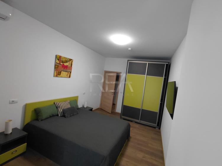 Apartament cu 4 camere decomandat, mobilat în Splaiul Unirii