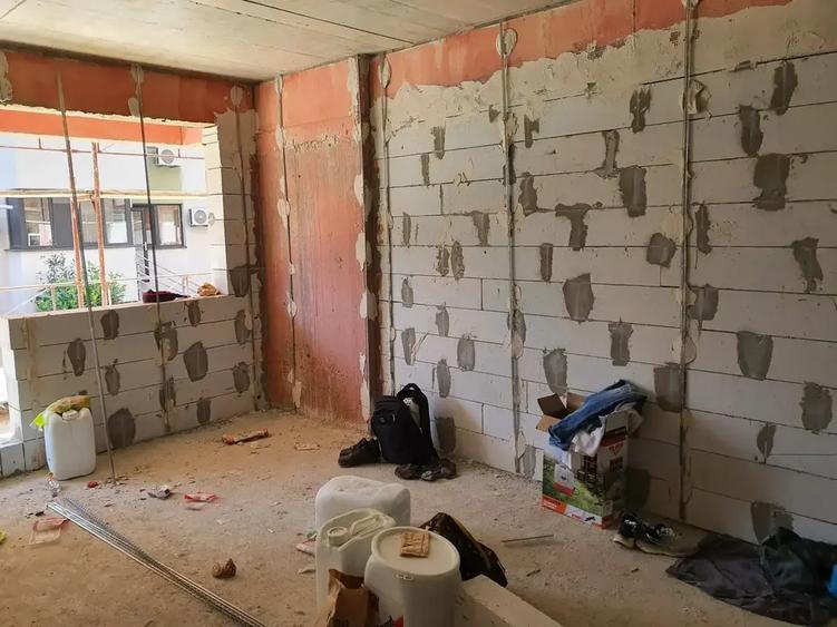 Apartament cu 2 camere semidecomandat în Titan