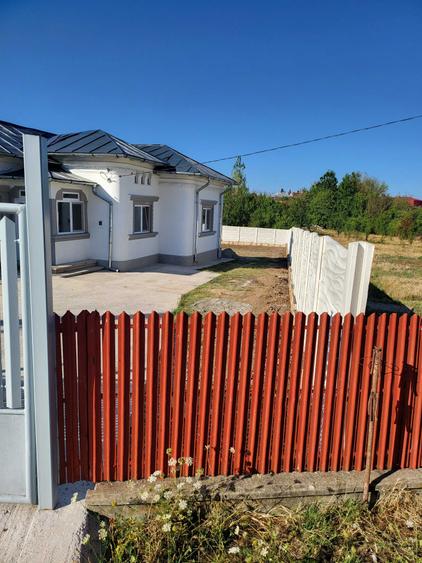 Casă cu 2 camere cu Teren 700 Mp în Bradu