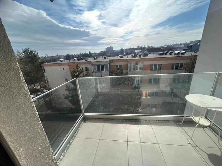 Apartament cu 2 camere decomandat în Eremia