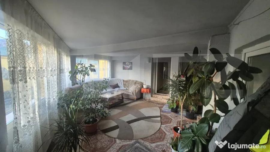 Casă cu 5 camere cu Teren 364 Mp în 14 Mai