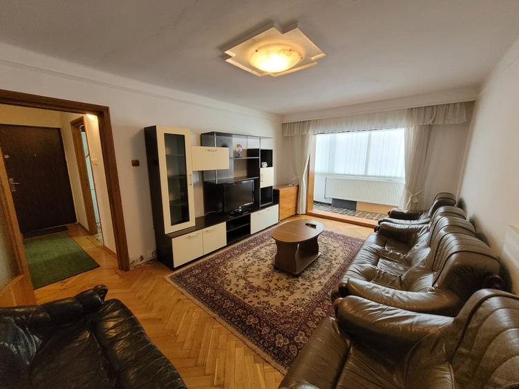 De închiriat apartament cu 4 camere - 2