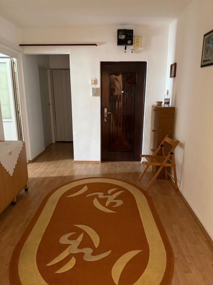 Apartament cu 2 camere decomandat în Exterior Vest