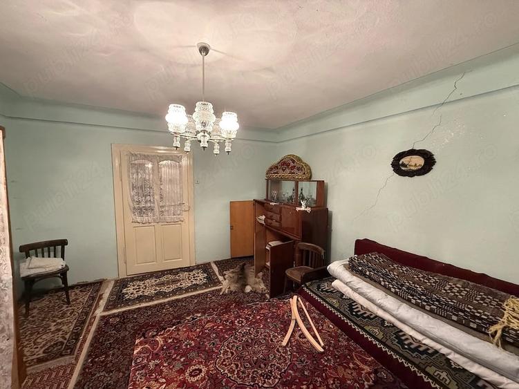 Casă cu 4 camere cu Teren 400 Mp în Poiana Sibiului