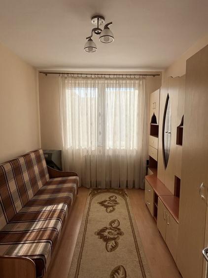 Apartament cu 4 camere decomandat în Exterior Vest