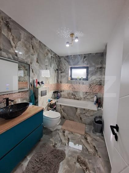 Casa parter cu priveliste spre munte,singur in curte - 16