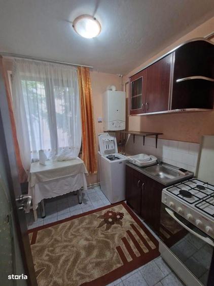 De vanzare apartament cu 2 camere si balcon, etajul 1, mobilat, 52000e - 2