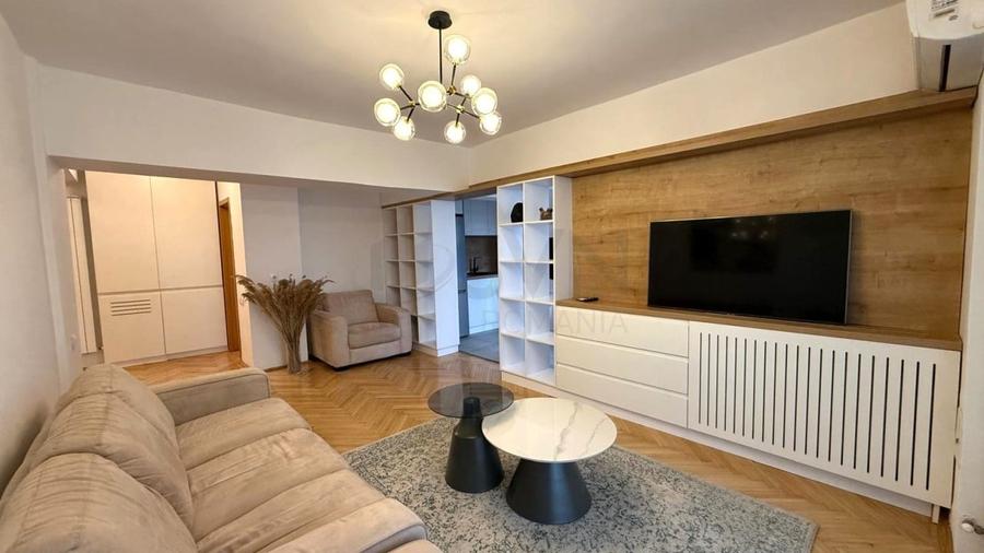 Apartament cu 2 camere semidecomandat, mobilat în Unirii