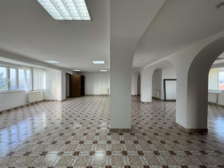 Proprietate specială, de 827 mp, în Clociov